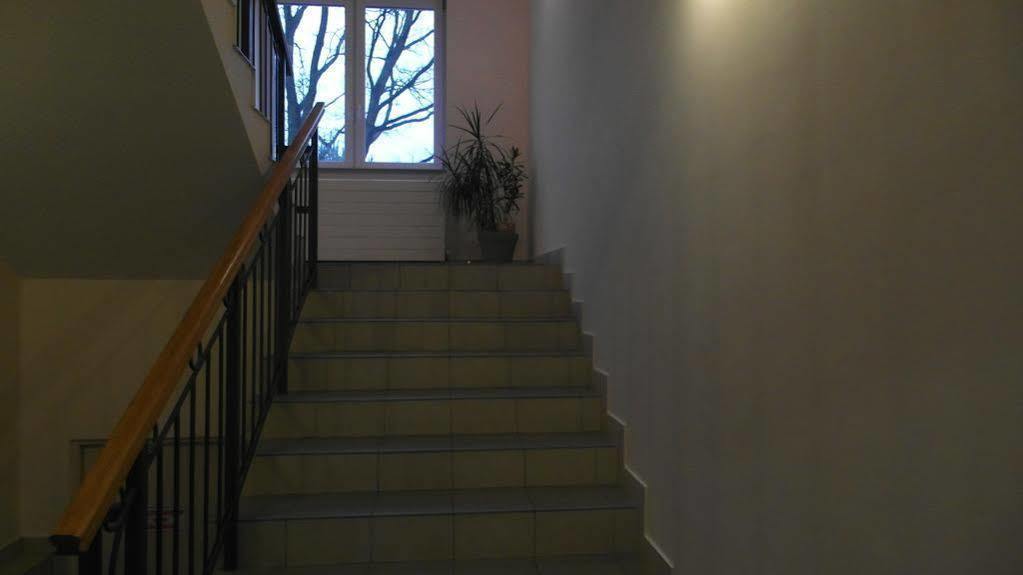 Julian Hotel 2*